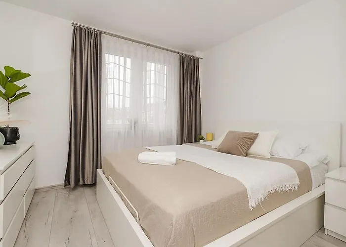 Bonifraterska Апартаменты *